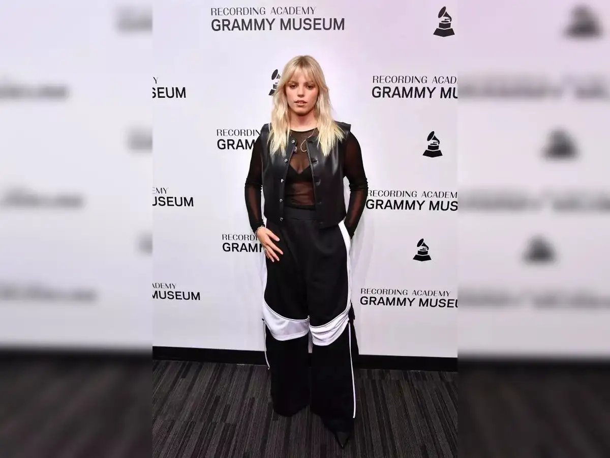 Renee Rapp Full Body: Exploring Her Height, Weight, and Image