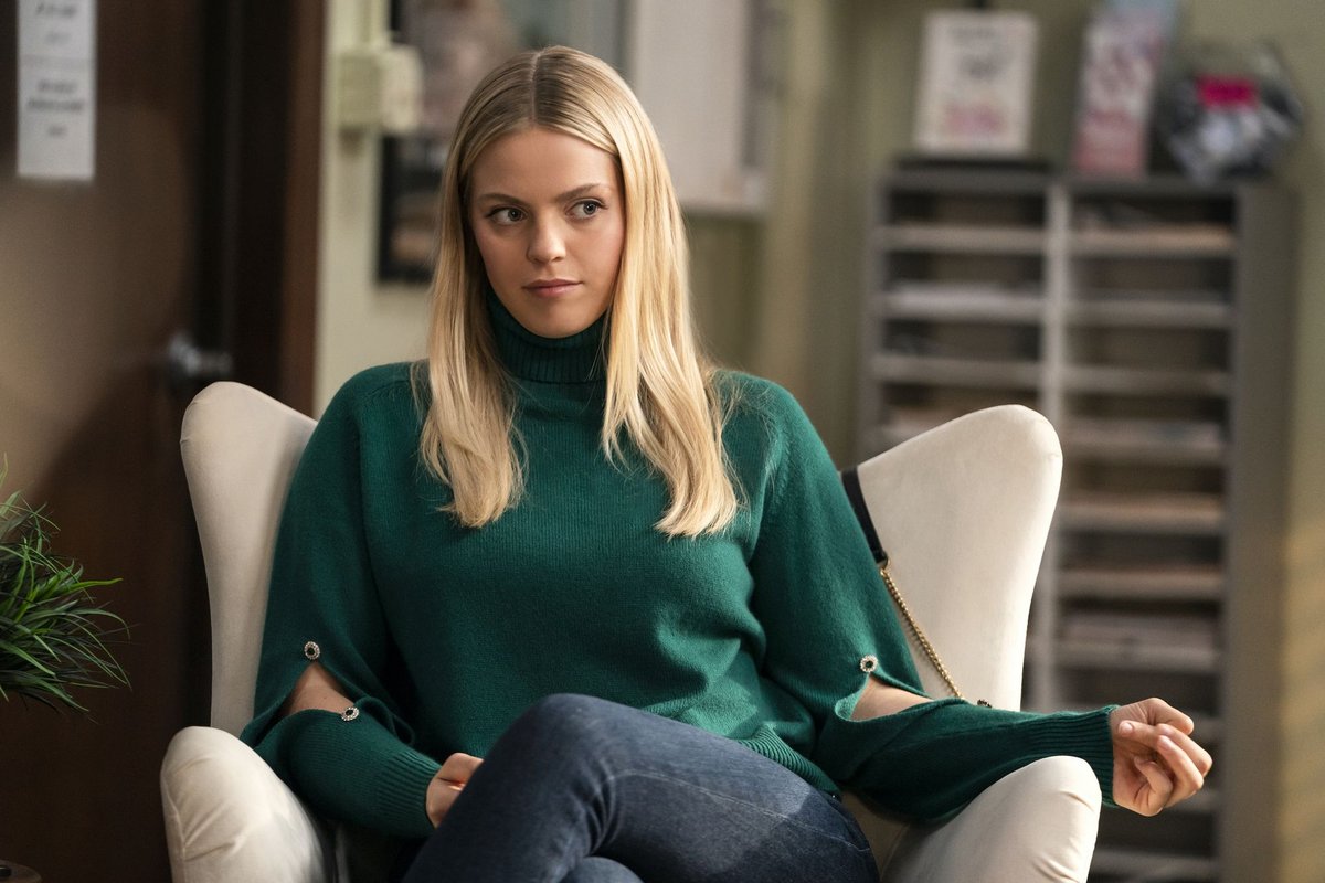 Renee Rapp Real Name: Whats On Her Birth Certificate?